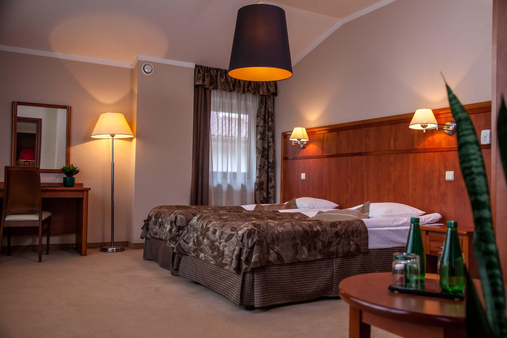 Farmona Hotel Business & Spa Krakow Ngoại thất bức ảnh