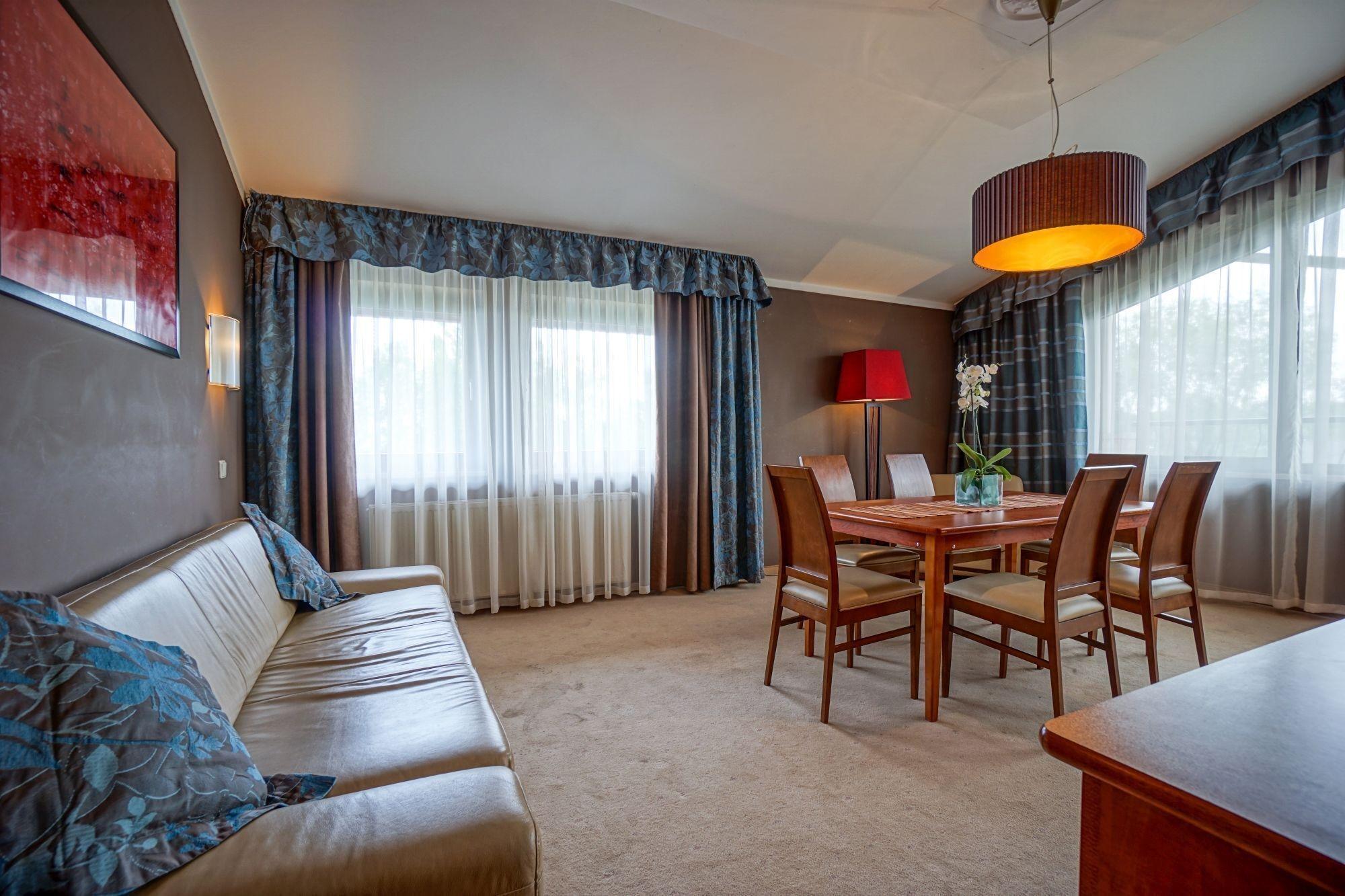 Farmona Hotel Business & Spa Krakow Ngoại thất bức ảnh