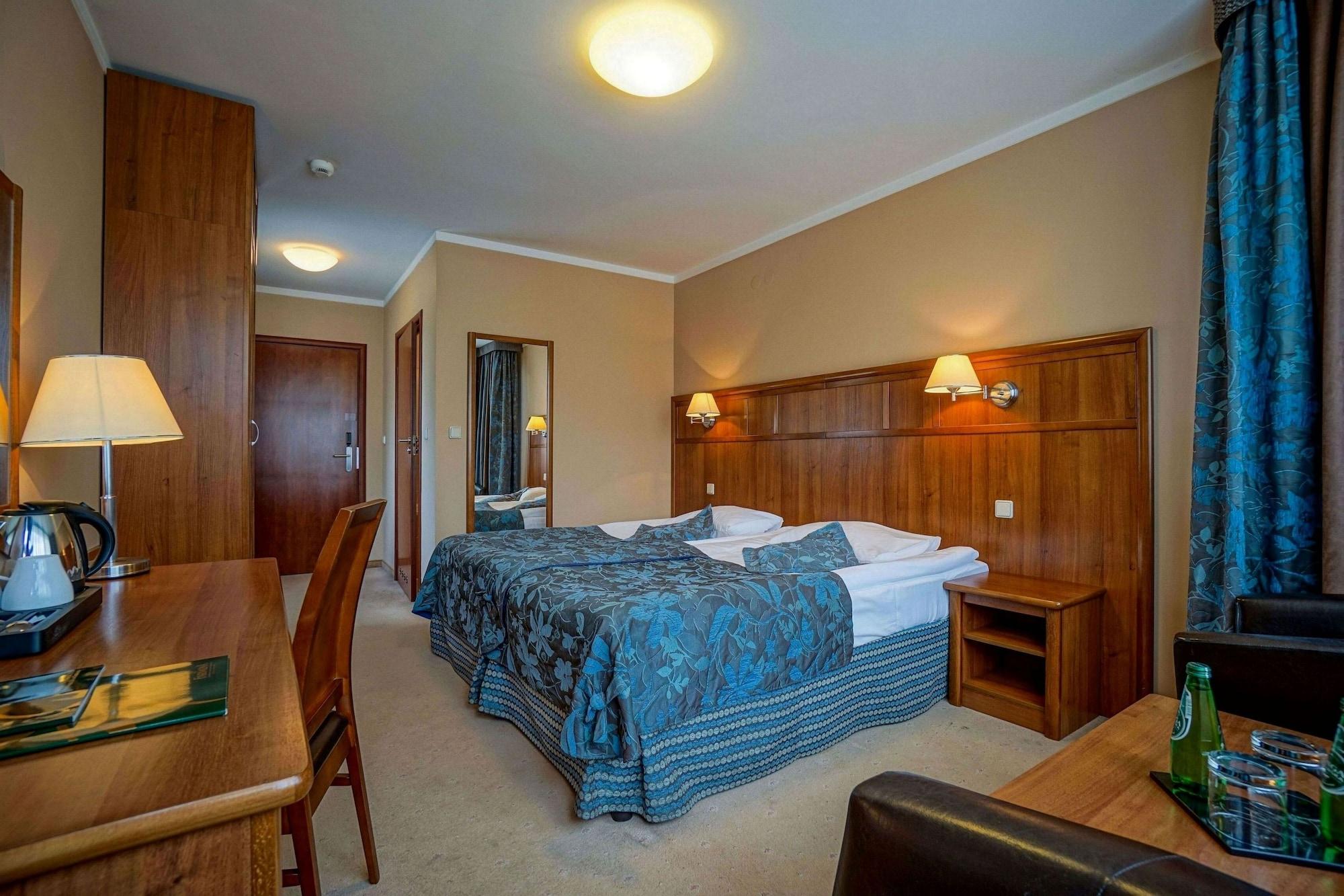 Farmona Hotel Business & Spa Krakow Ngoại thất bức ảnh