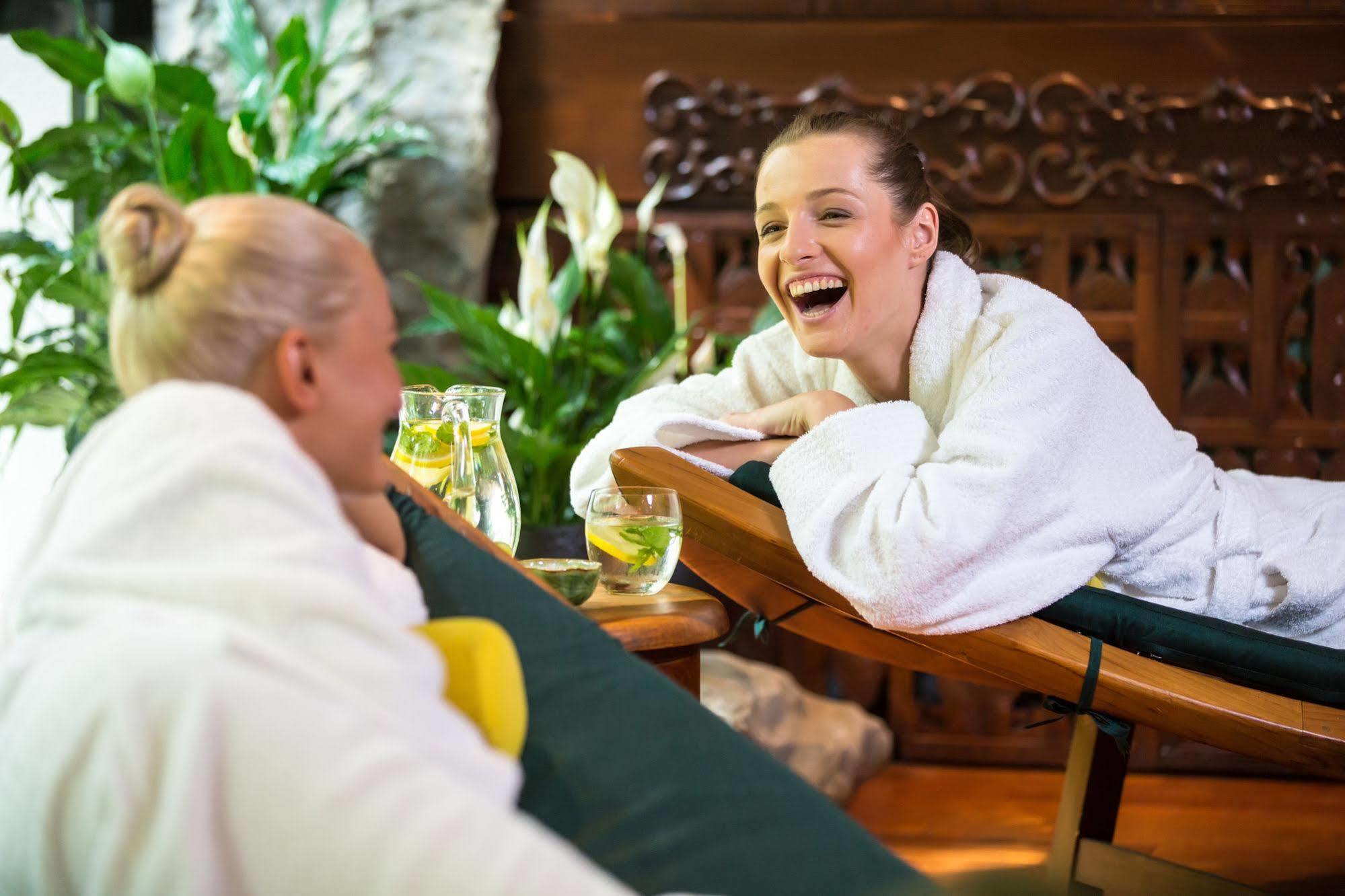 Farmona Hotel Business & Spa Krakow Ngoại thất bức ảnh